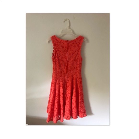 PRICE ⬇️⬇️⬇️⭐️CORAL, LACE, FIT AND FLARE DRESS⭐️⭐️ - Picture 4 of 4